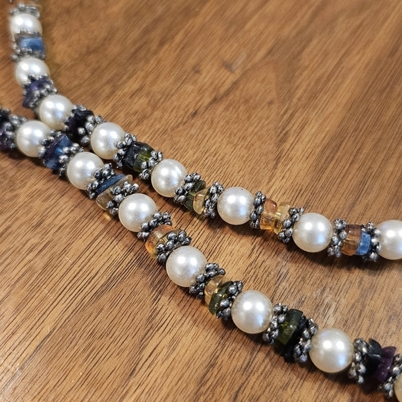 Beaded mixed faux pearl multicolored necklace and fish hook earrings set - Picture 4 of 7